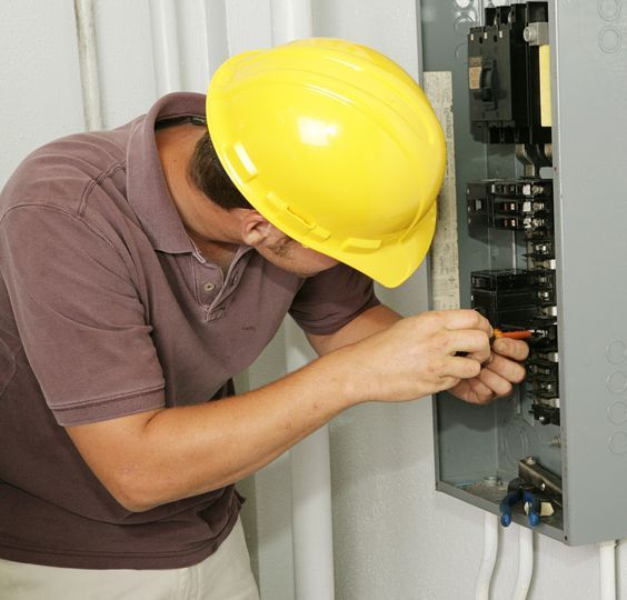 Electrician in Allapattah